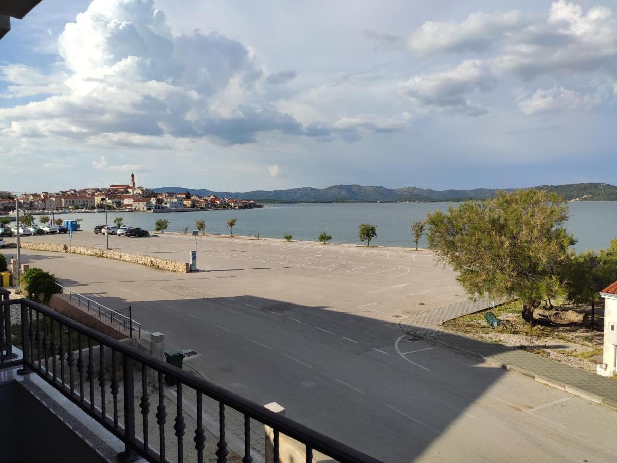 Apartmani Sara 2 Betina  Exteriör bild