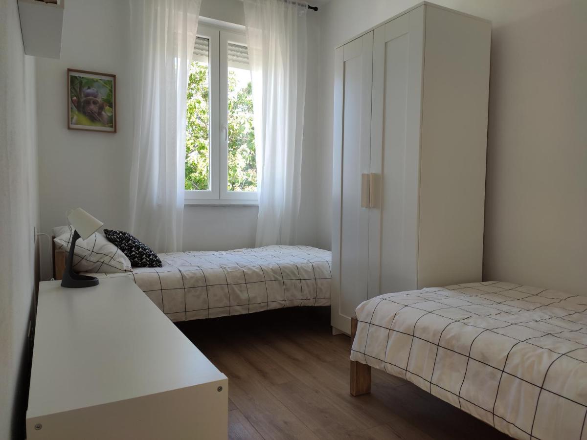 Apartmani Sara 2 Betina  Exteriör bild