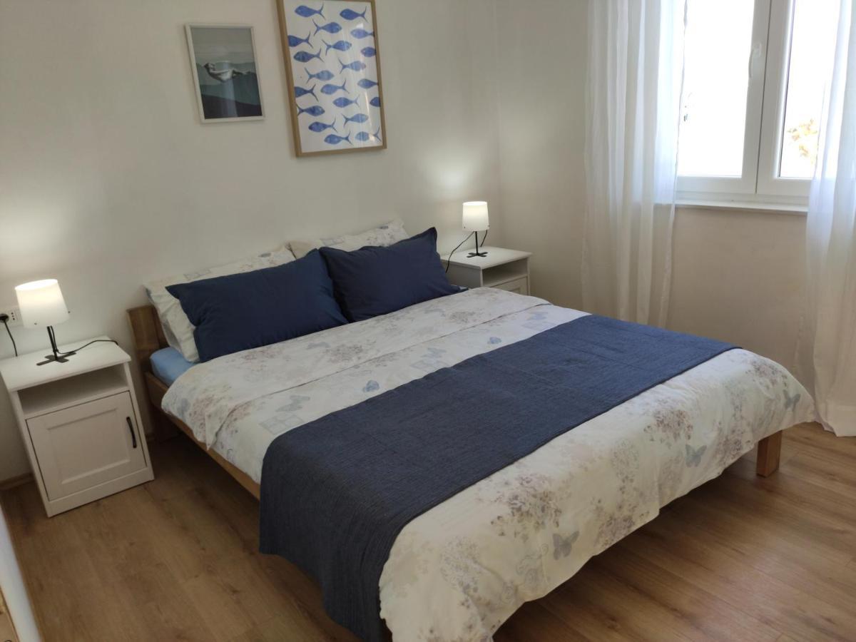 Apartmani Sara 2 Betina  Exteriör bild