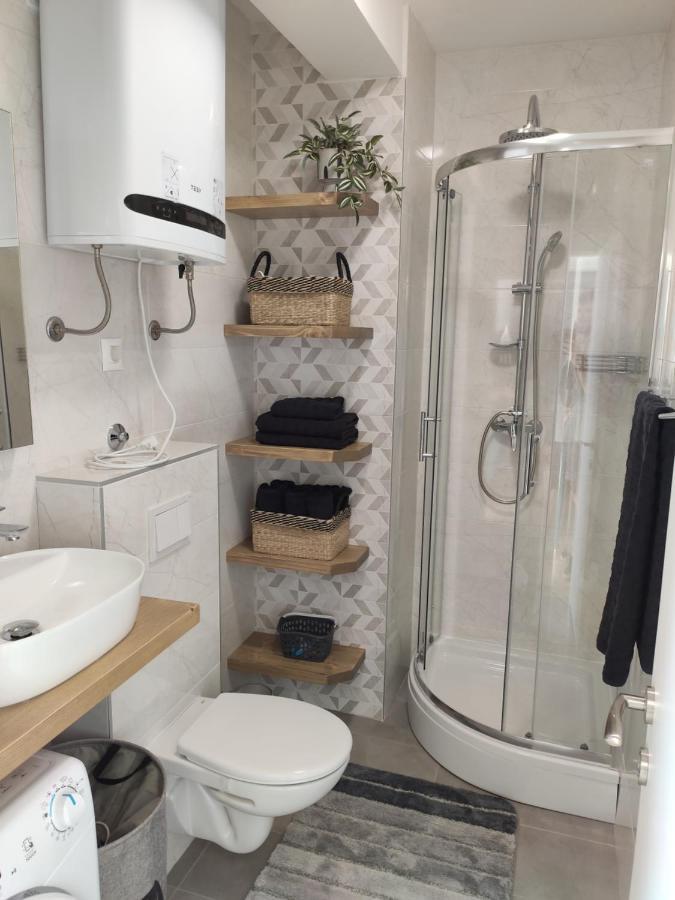 Apartmani Sara 2 Betina  Exteriör bild