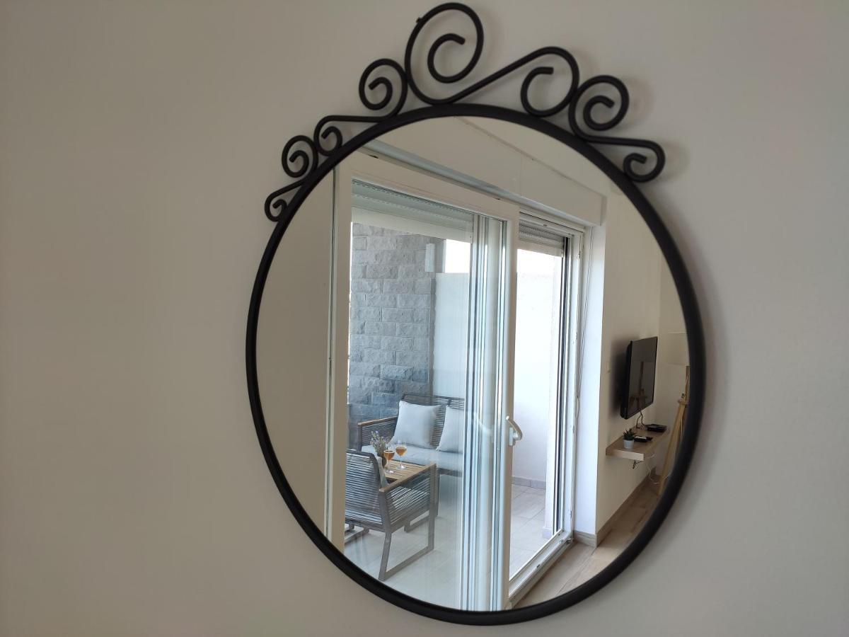 Apartmani Sara 2 Betina  Exteriör bild