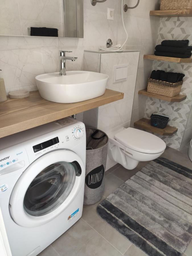 Apartmani Sara 2 Betina  Exteriör bild