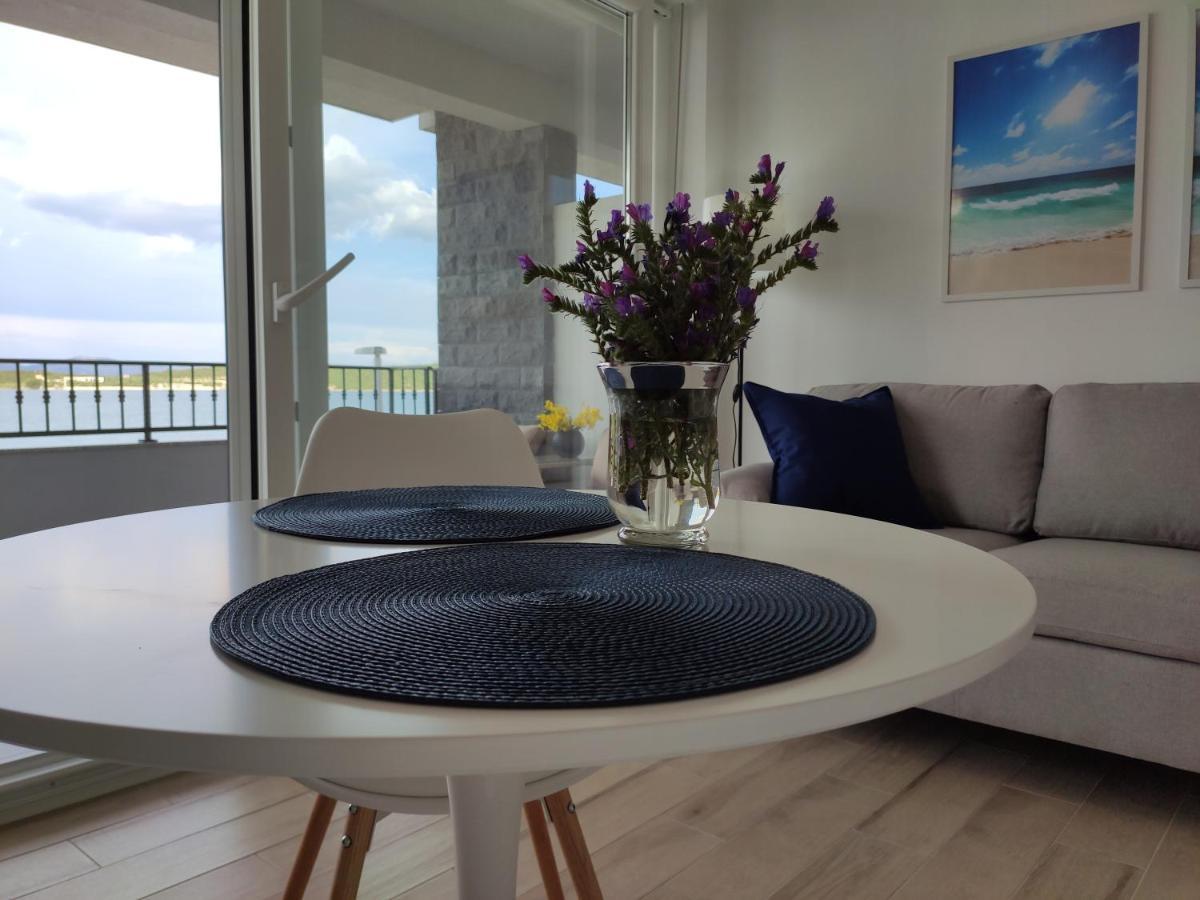Apartmani Sara 2 Betina  Exteriör bild