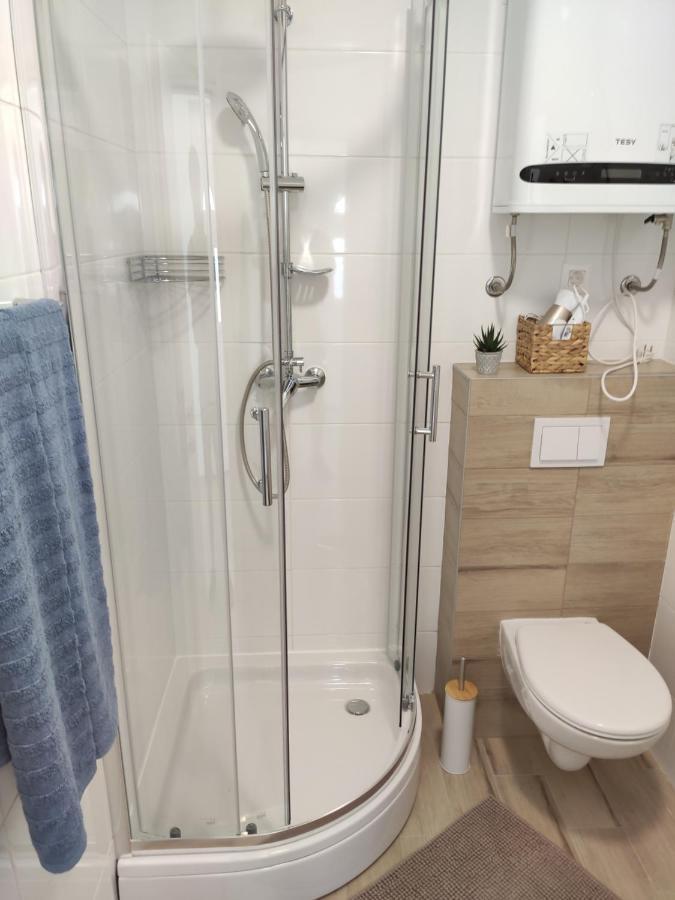 Apartmani Sara 2 Betina  Exteriör bild